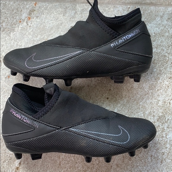 soccer boots without laces